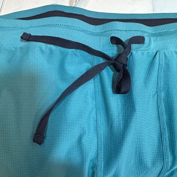 FABLETICS®  |  The Fundamental Short II  |  Womens M  |  NEW w TAGS - Picture 10 of 12